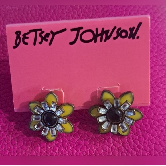 NWT Betsey Johnson Vintage Critters Collection Yellow and Black Flower Earrings - Picture 5 of 11